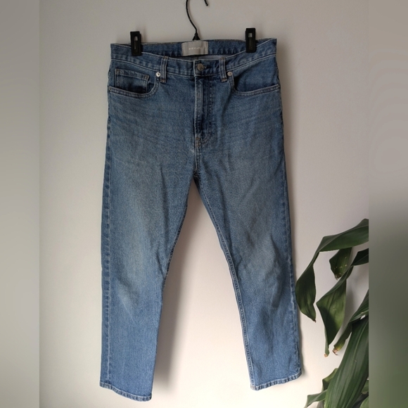Everlane Denim - Everlane Mid-rise sz 28 Jean in Medium Blue Wash